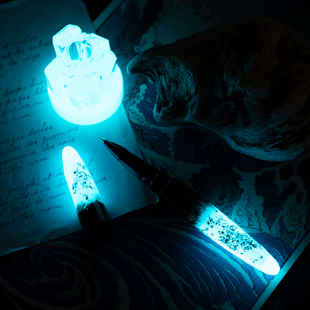 Benu Luminous Pen Stand