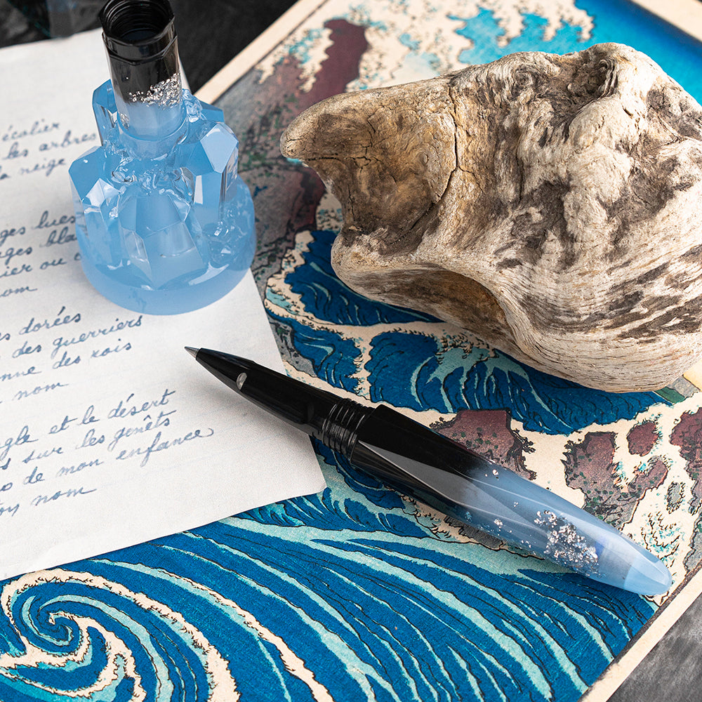 Benu Luminous Pen Stand