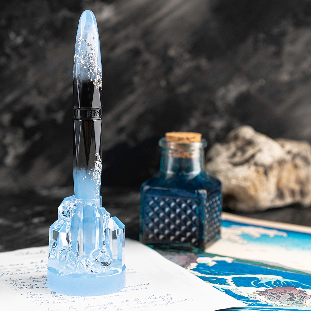 Benu Luminous Pen Stand