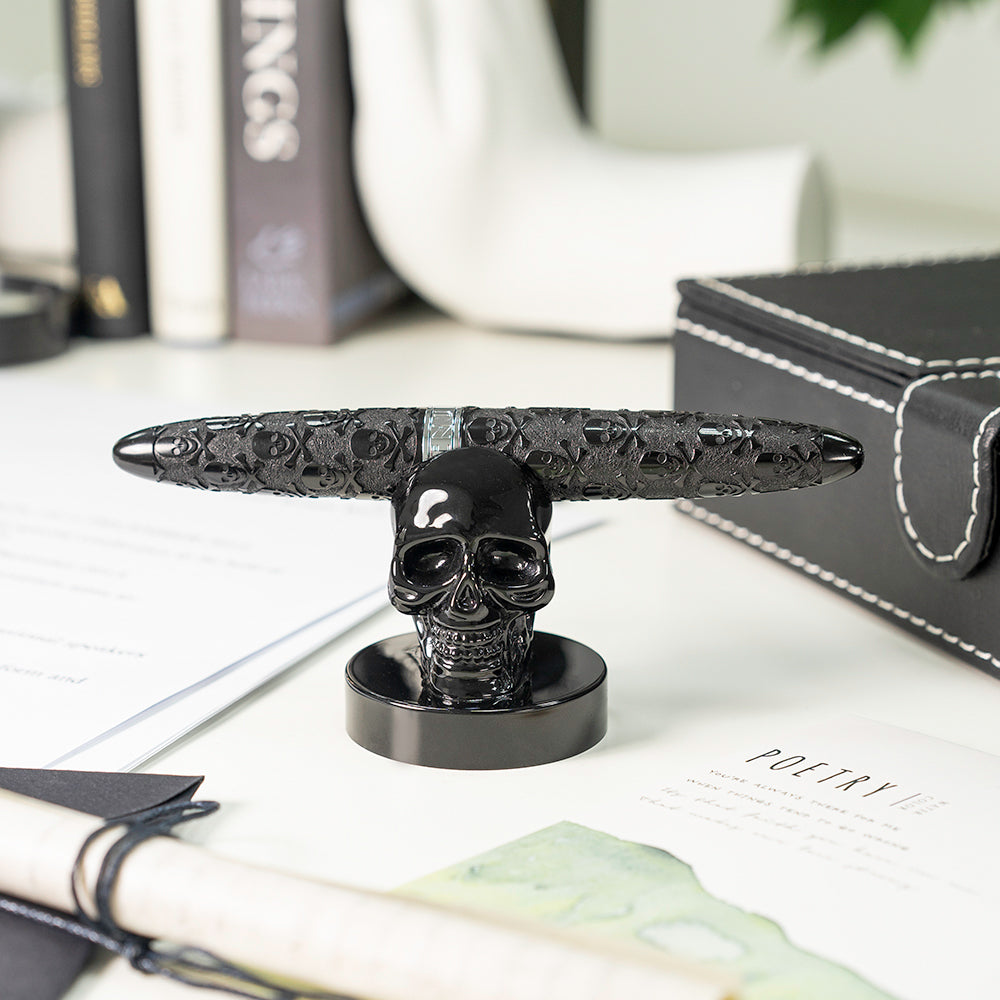 Benu Skull Pen Stand