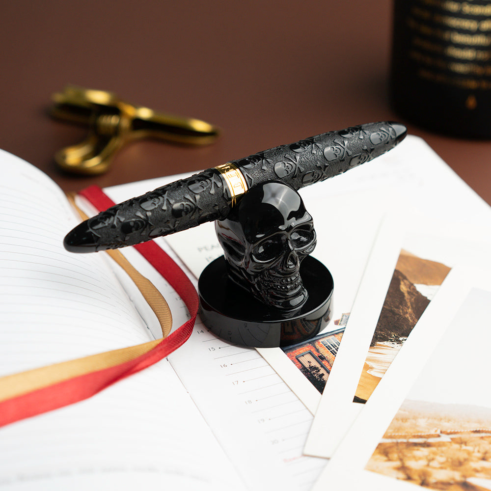 Benu Skull Pen Stand