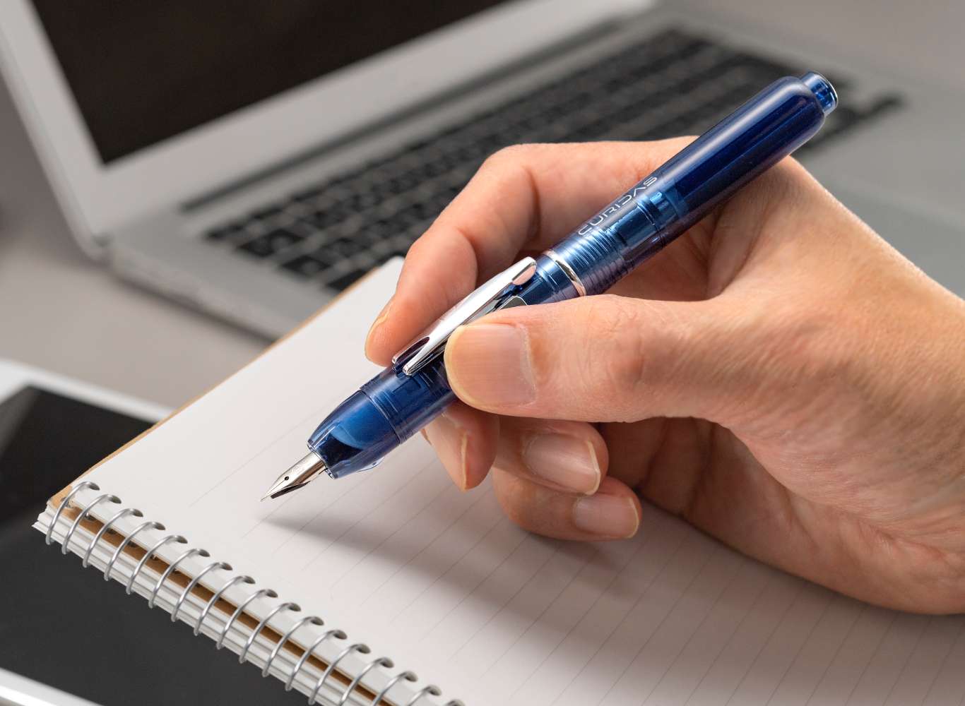 Platinum Curidas Abyss Blue Fountain Pen