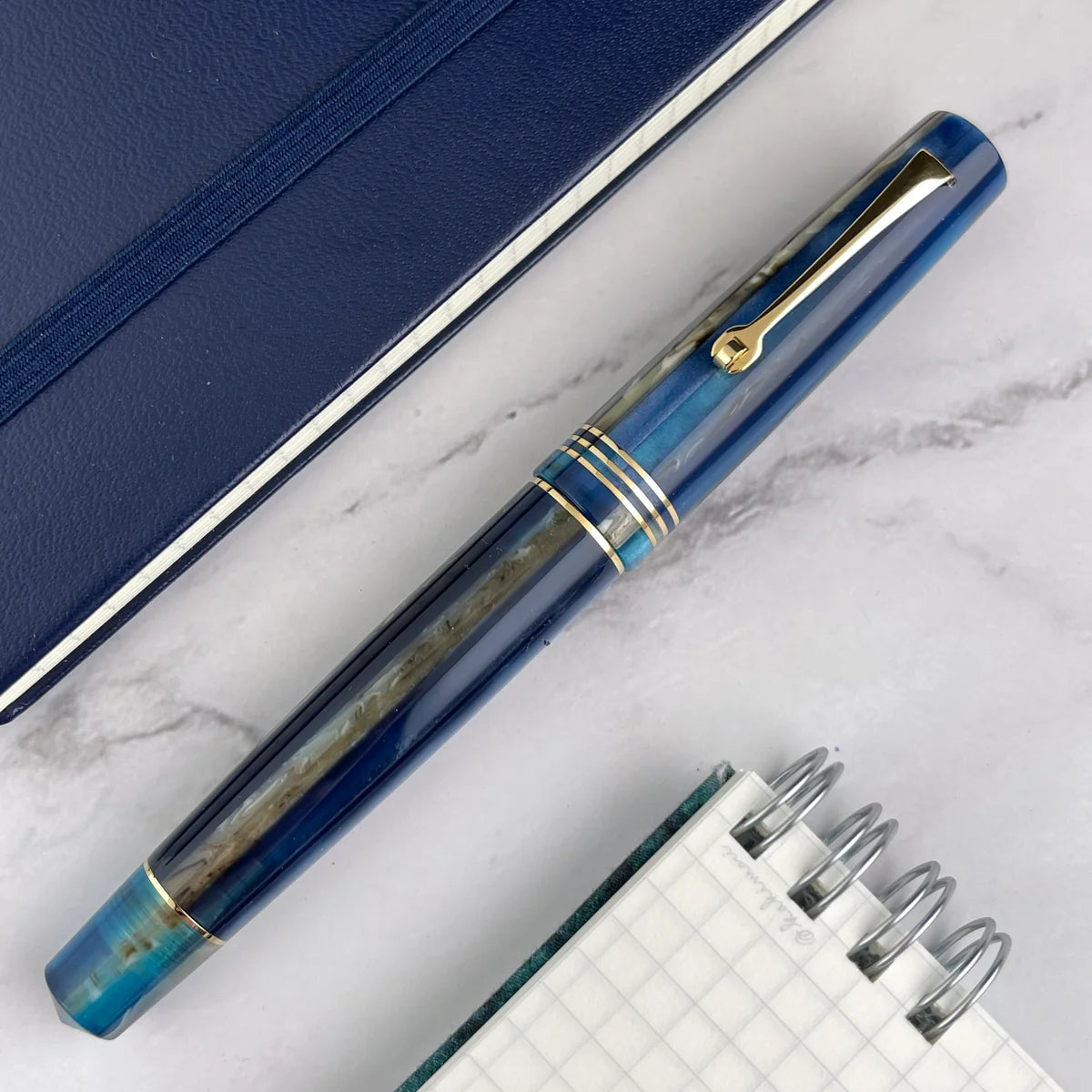 Leonardo Momento Zero Hawaii DOR Gold Trim Fountain Pen Steel Medium Nib
