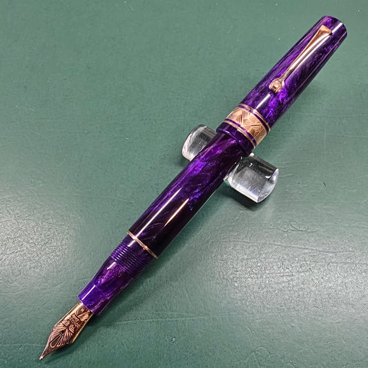 Leonardo Officina Italiana Momento Zero Fioritura Viola Rose Gold (Endless Pens x NibsAndFlourishes) Special Edition Fountain Pen Steel Medium Nib